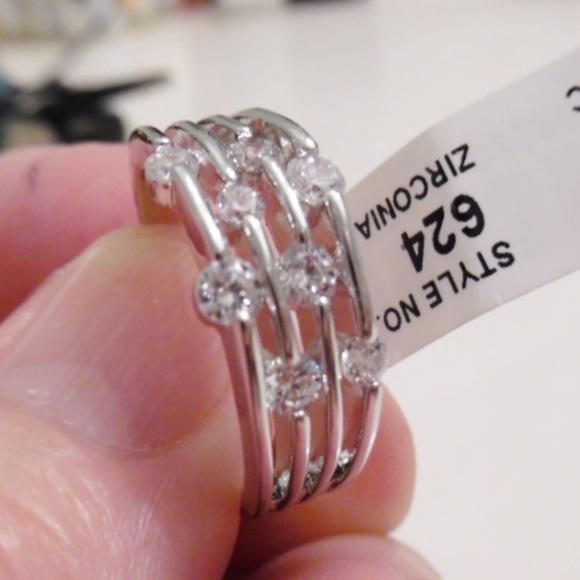 RSC WGP CZ ACCENT RING SZ 7 ,8 ,9 - Picture 4 of 4